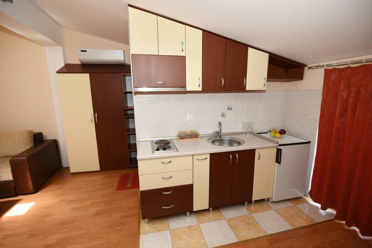 Darni Central Apartments - Bazaar Location With Free Parking Охрид Экстерьер фото