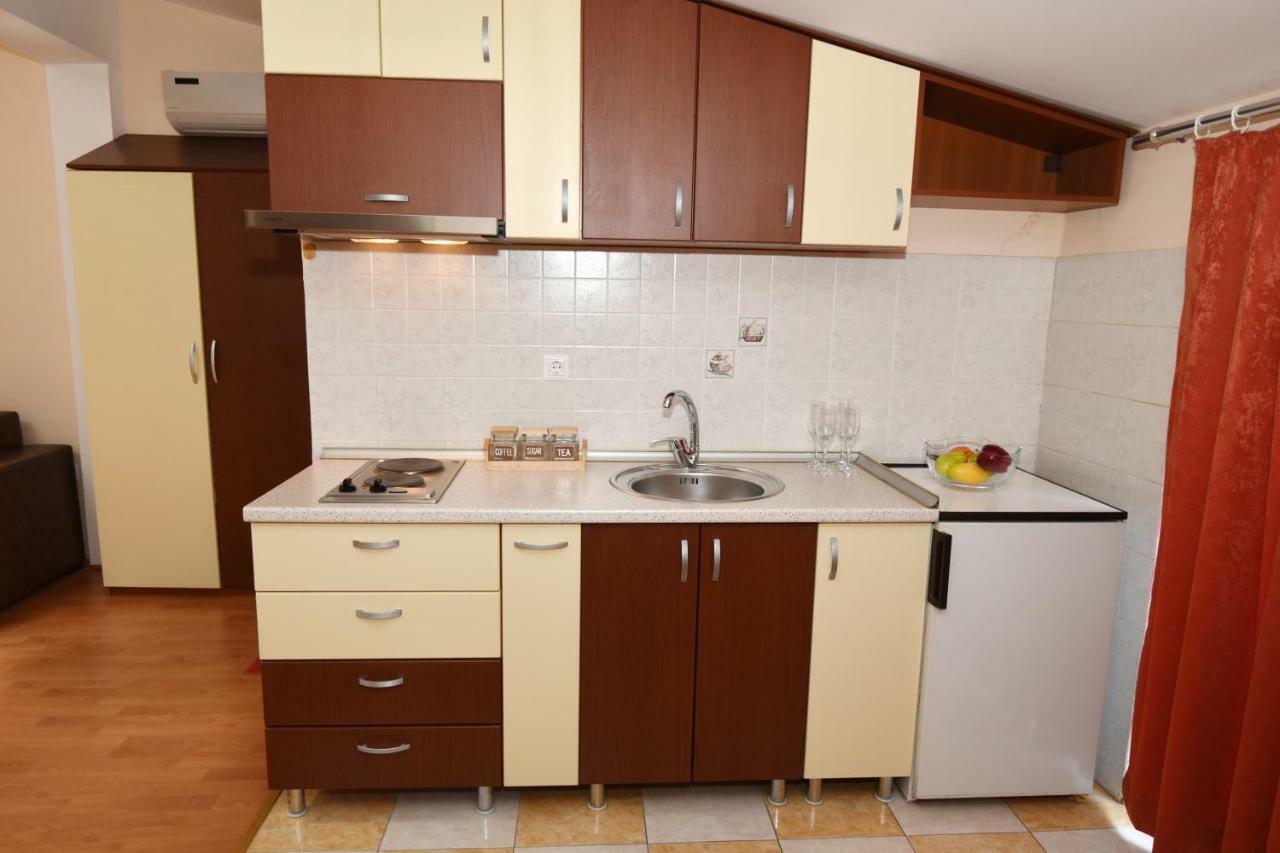 Darni Central Apartments - Bazaar Location With Free Parking Охрид Экстерьер фото